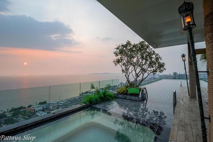 The Riviera Jomtien Pet Friendly Aparthotel ภายนอก รูปภาพ